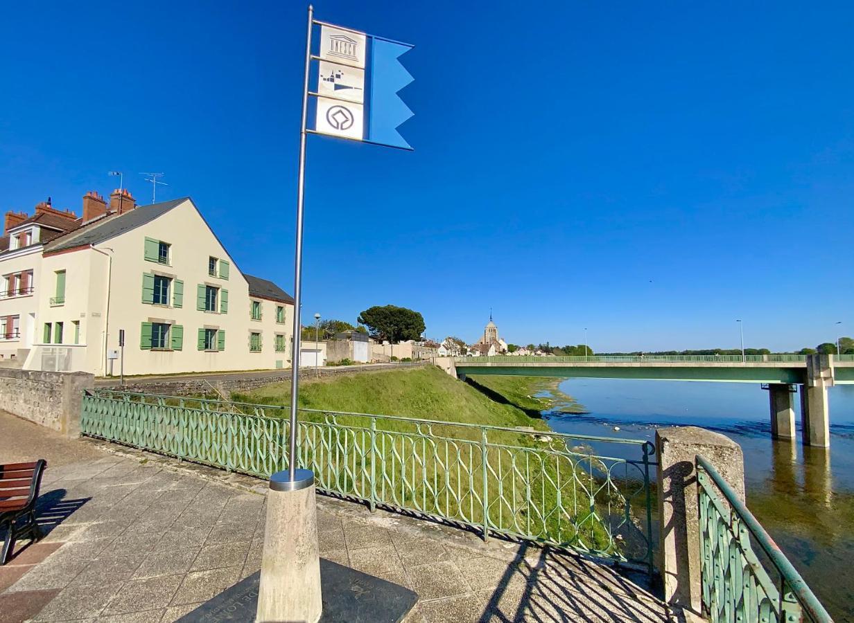 La Vue Loire Maison Saint-Denis-de lʼHôtel Eksteriør bilde